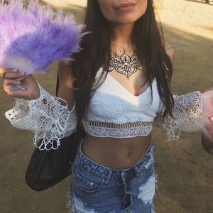 White crop top long sleeve